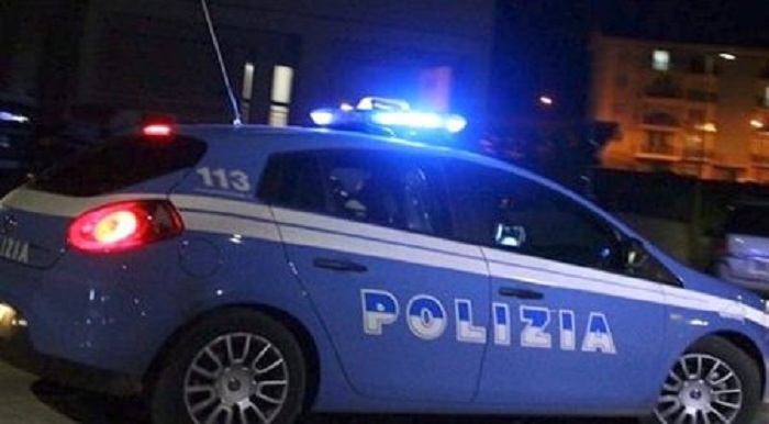  Colluttazione in via Piave, pugni e calci anche agli agenti: denunciato un 28enne