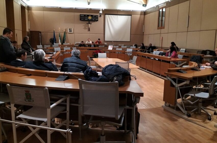 Consiglio comunale, ritirata la mozione di censura contro il sindaco Italia