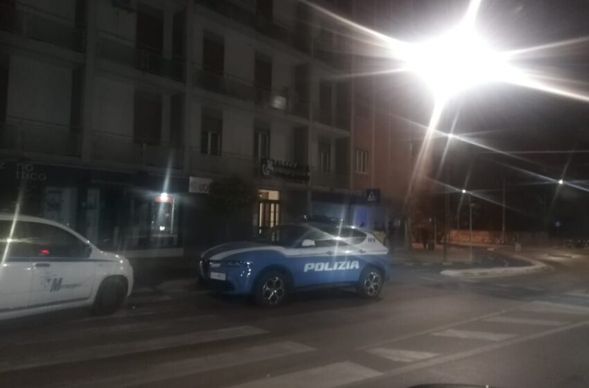  Furto con “spaccata” in un negozio del centro, preso di mira Wimbledon in viale Teocrito