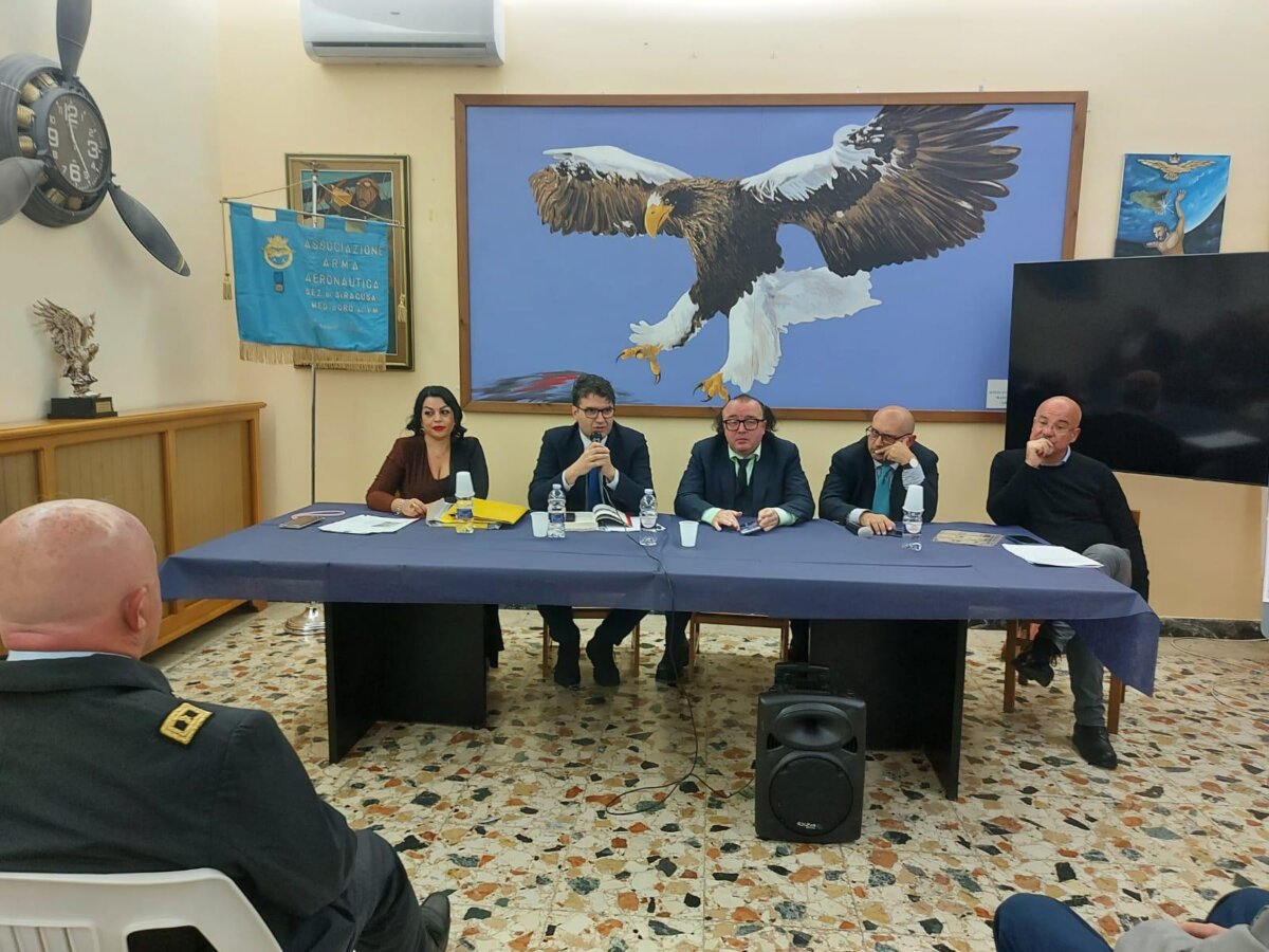 Presentato A Siracusa Il Libro Di Sergio Distefano: “Il Grande ...