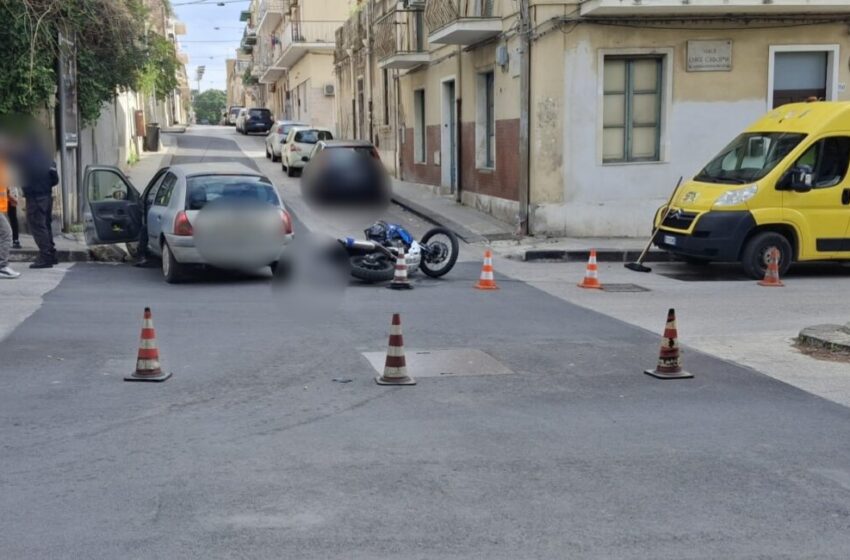  Gravissimo incidente auto-moto, giovane centauro trasferito a Catania