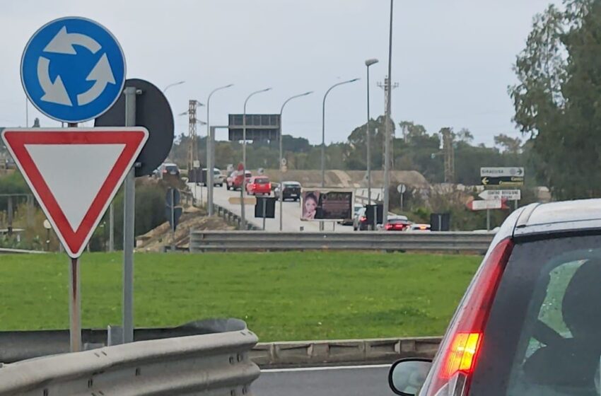  Lavori alla rotatoria, code chilometriche per entrare a Siracusa sud