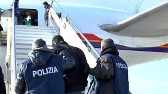  Due stranieri espulsi dall’Italia, provvedimenti eseguiti dalla Polizia di Siracusa